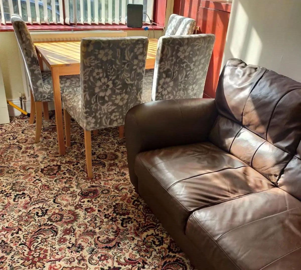 Female Only Room Bradford  0*, Bradford (West Yorkshire) Regno Unito
